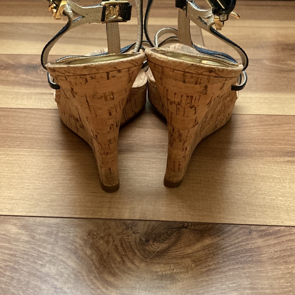 MICHAEL Michael Kors Navy Cicely Wedge Platform Sandals. Size 9. - Picture 7 of 7